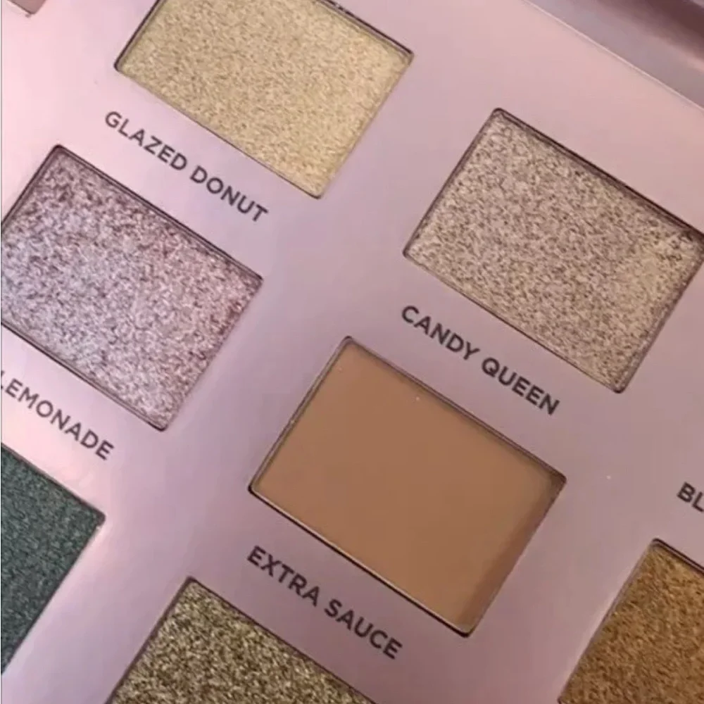 Iconic London Treat Yourself Eyeshadow Palette New In Box